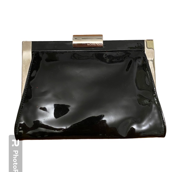 MICHAEL KORS PATENT LEATHER CLUTCH - Picture 1 of 14